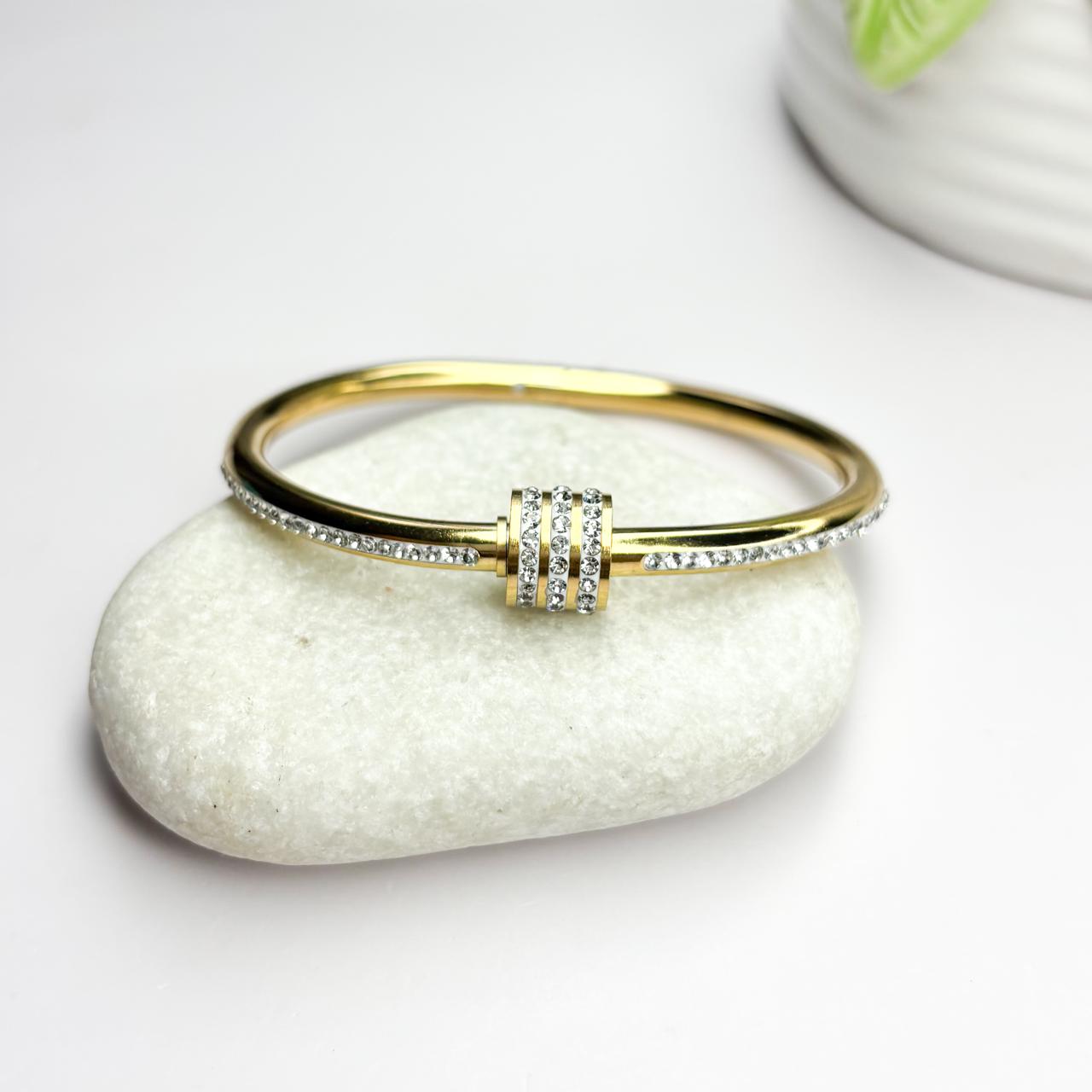 Aura Halo Lock Bangle Bracelet