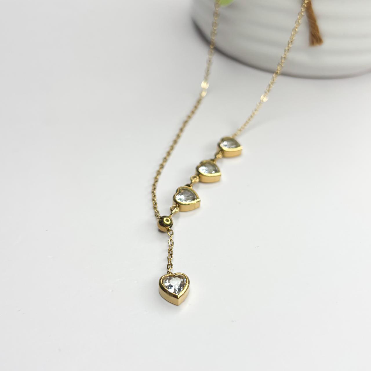 Sparkling Heartlyn Necklace Model-1