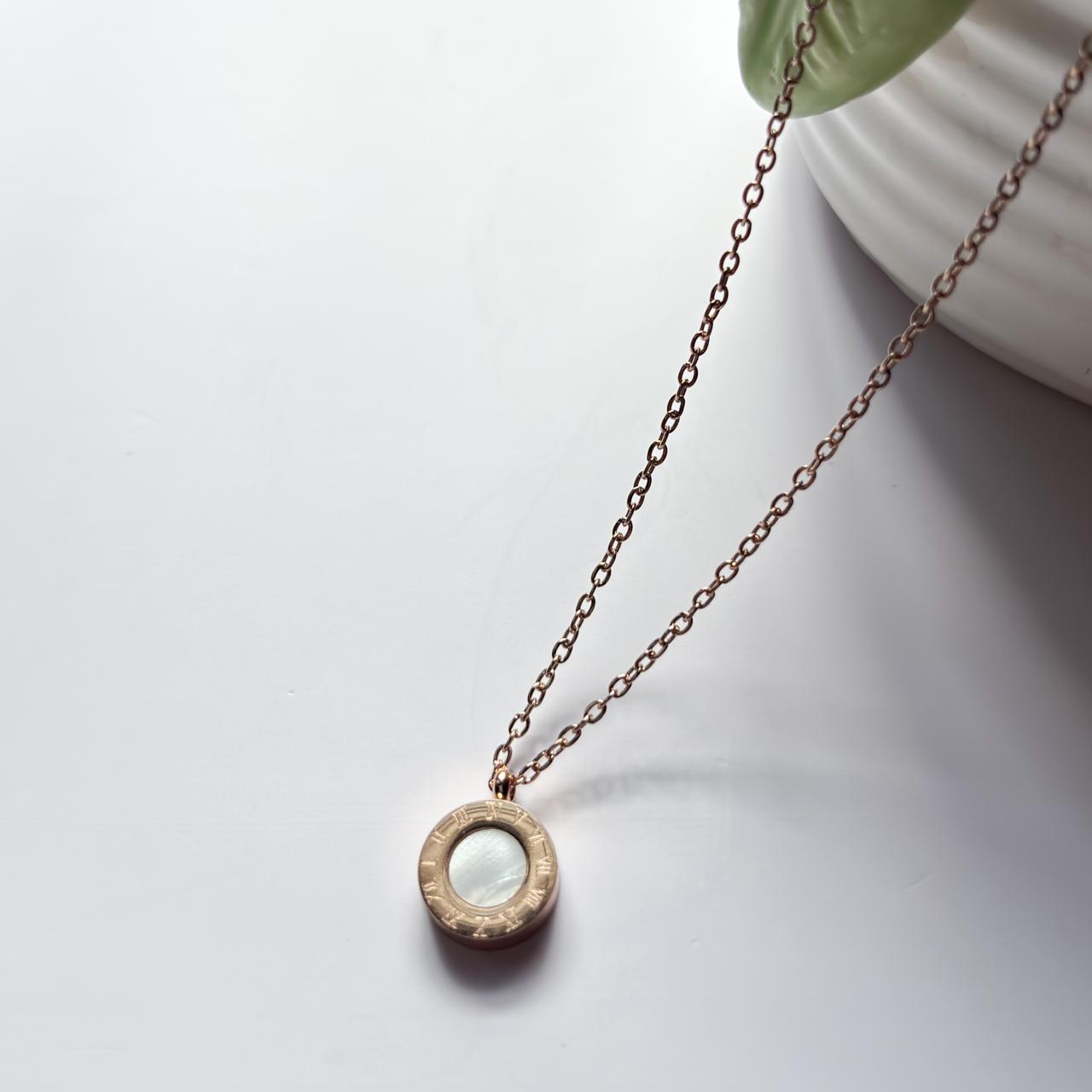 Dual-Sided Roman Numeral Pendant Necklace – Rose Gold