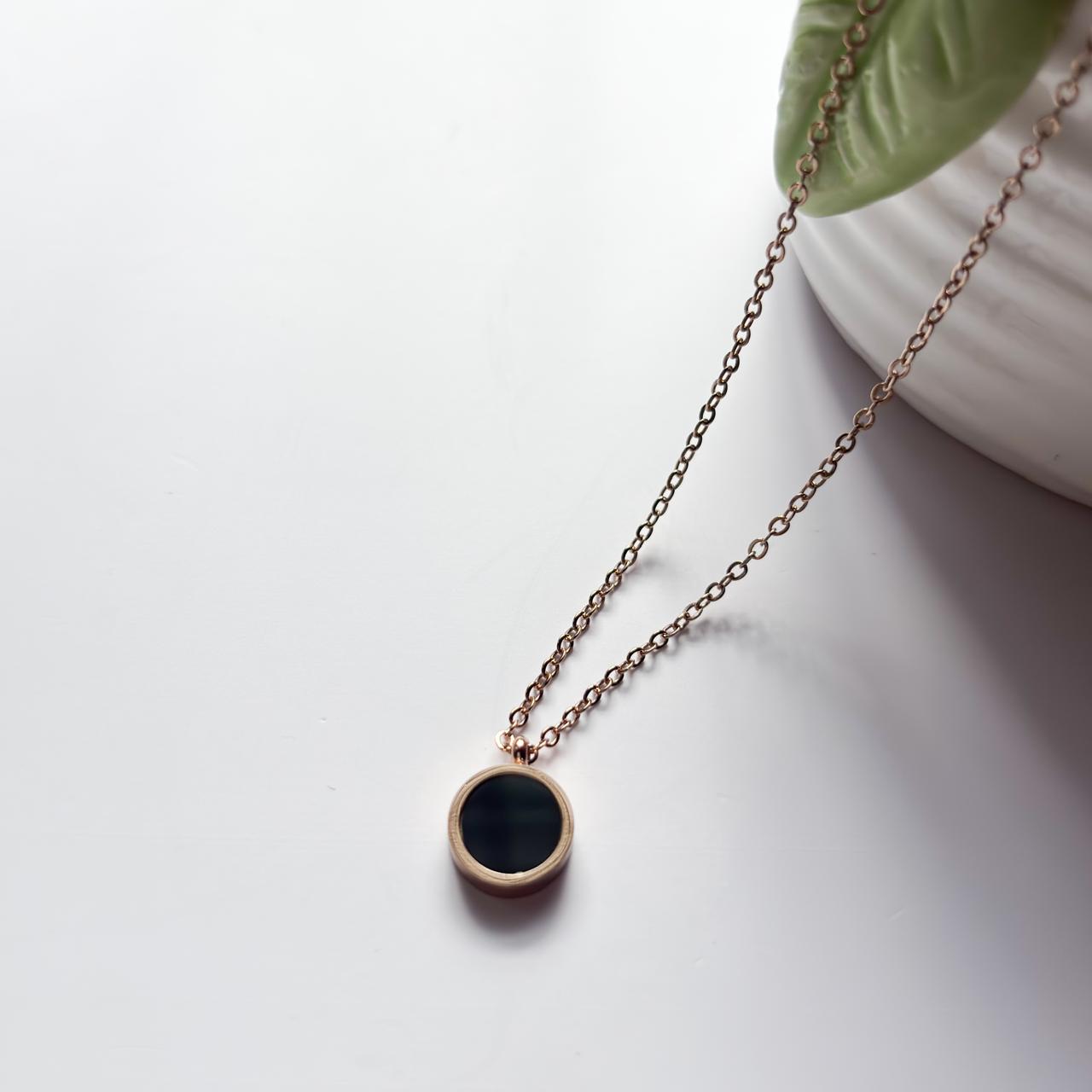Dual-Sided Round Pendant Necklace – Rose Gold