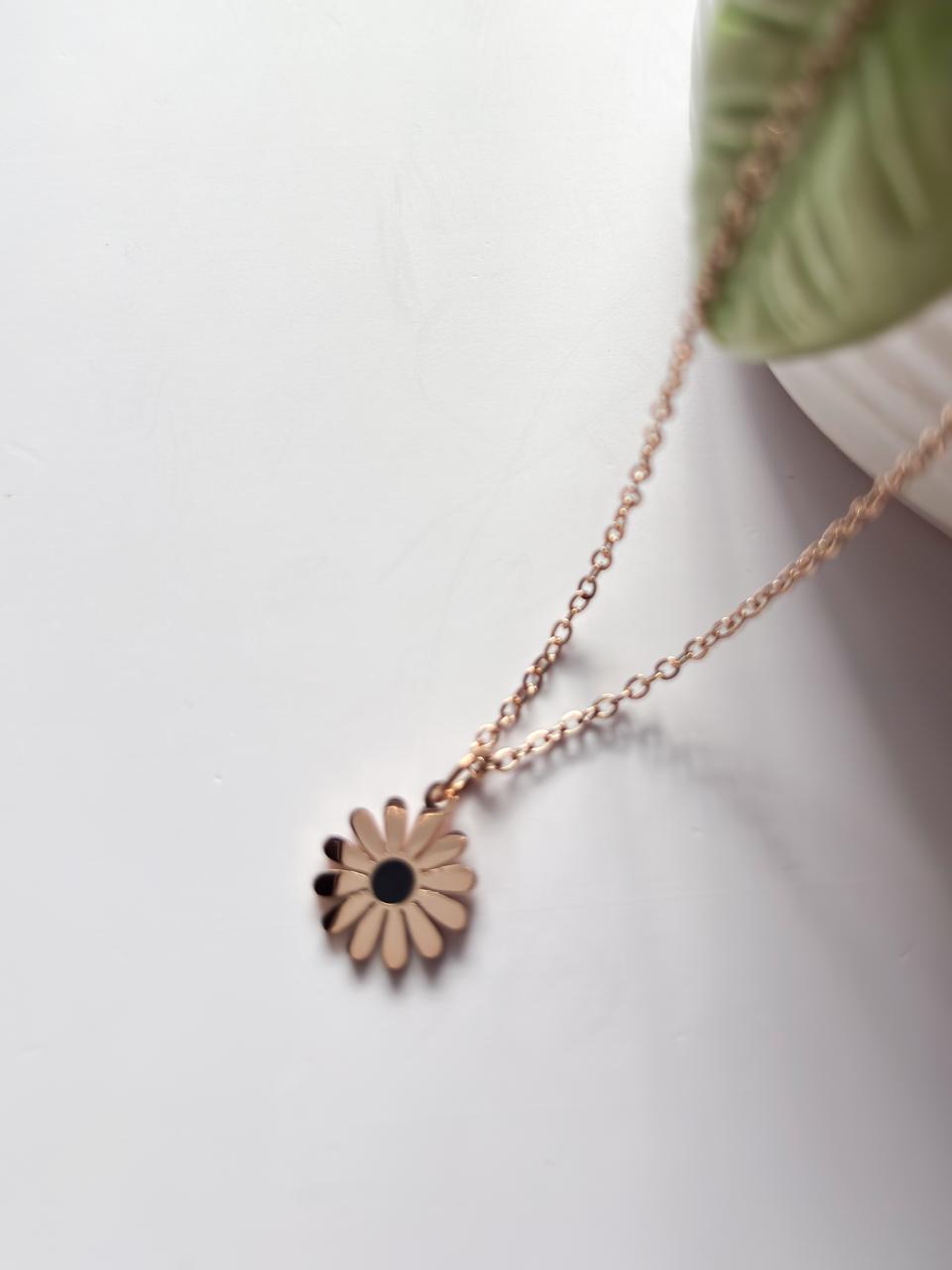 Dual-Sided Flower Pendant Necklace – Rose Gold