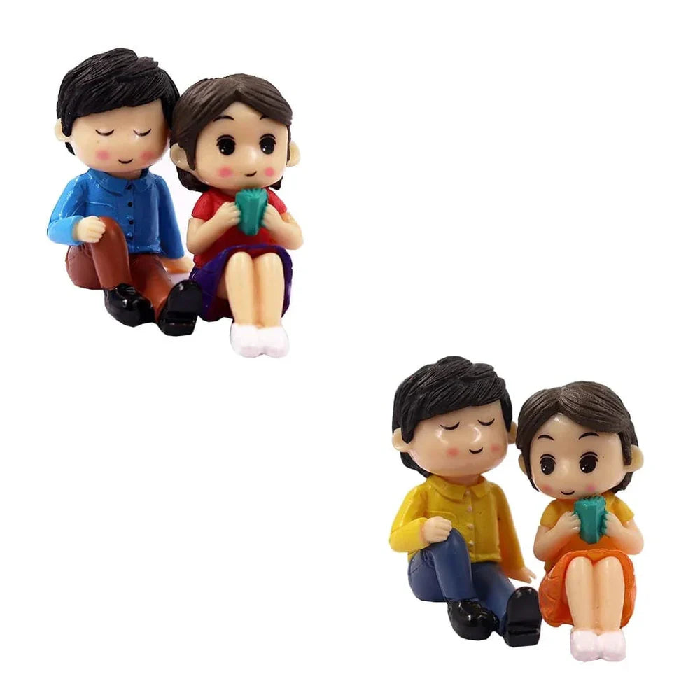 Cute Sitting Couples Miniature Toys