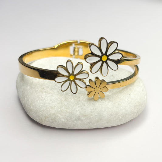 Trio Daisy Bangle Bracelet