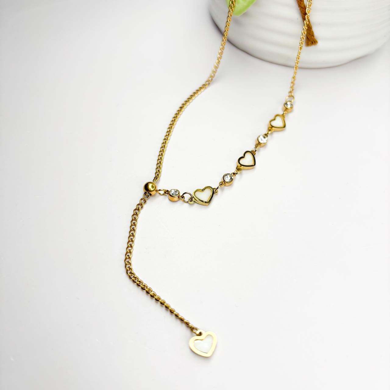 Sparkling Heartlyn Necklace Model-2