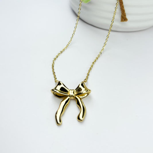 Solid Bow Necklace