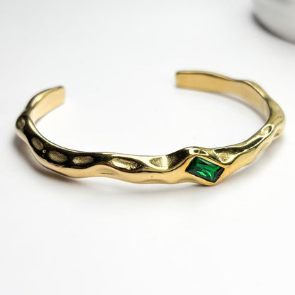 Emerald Stone Half Cuff