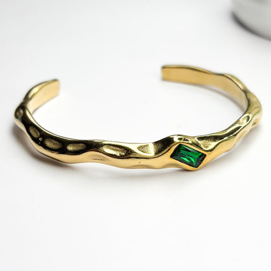 Emerald Stone Half Cuff