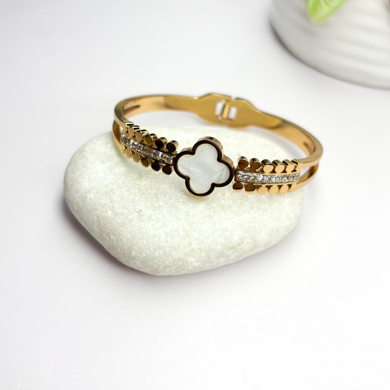 Clover Lyra Bangle Bracelet