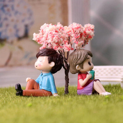 Cute Sitting Couples Miniature Toys