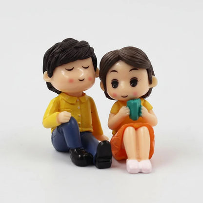 Cute Sitting Couples Miniature Toys