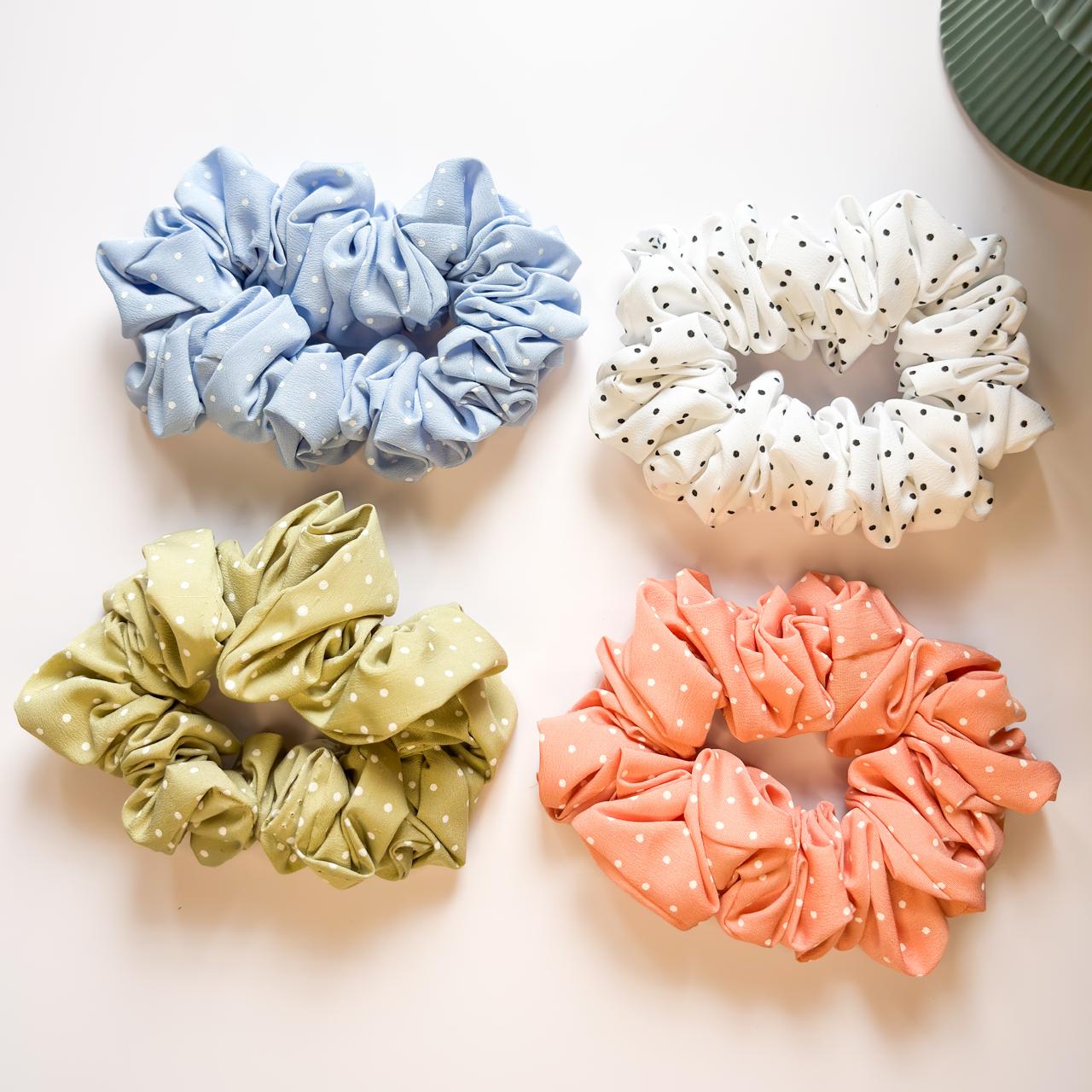 Scrunchie - Polka dotted Oversized