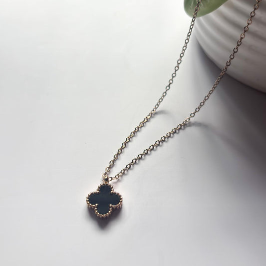 Dual-Sided Clover Pendant Necklace – Rose Gold