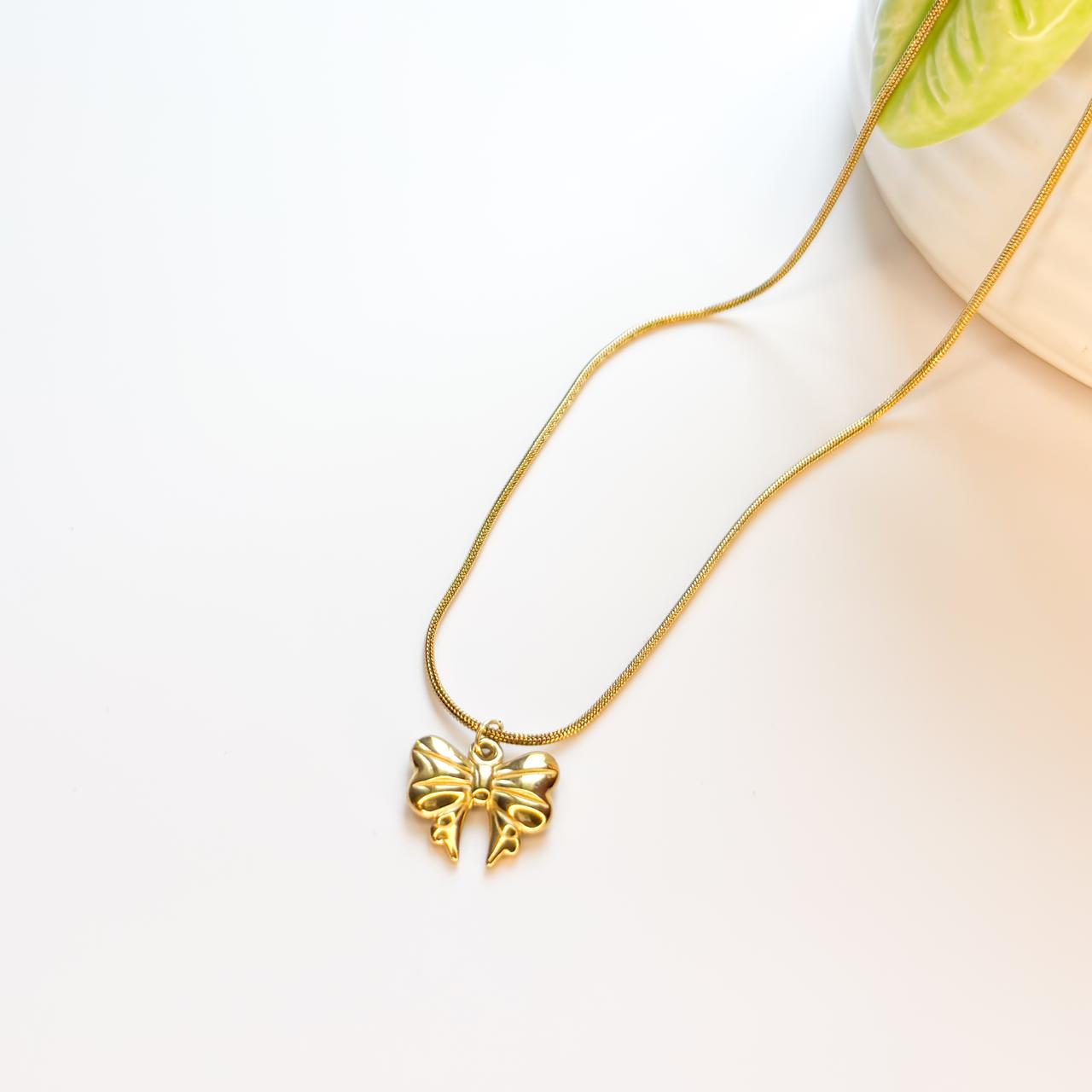 Elegant Bow Necklace