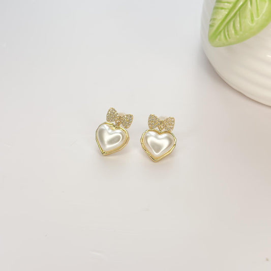 Pearl Heartbow Earring