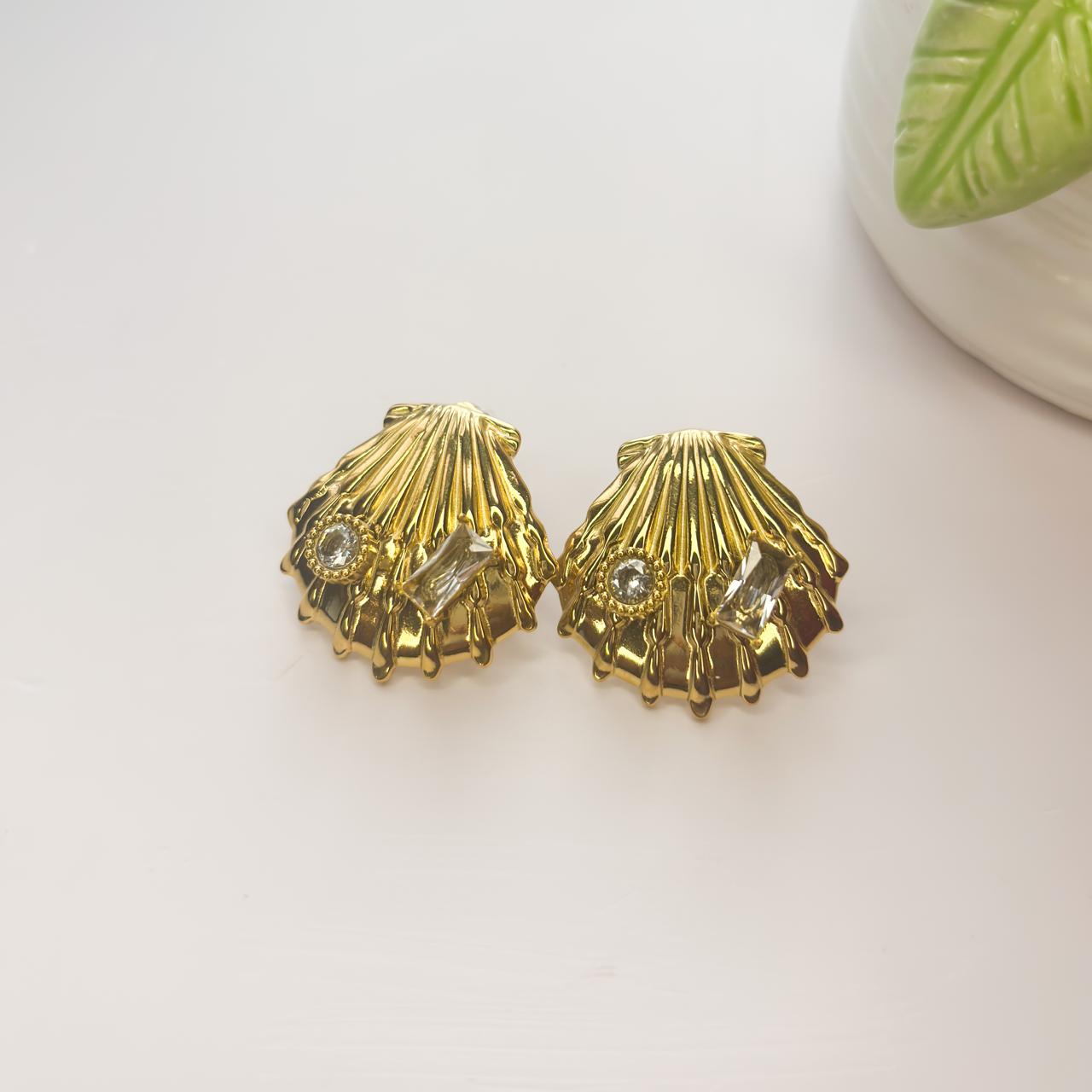 Aurora Shell Stone Earring