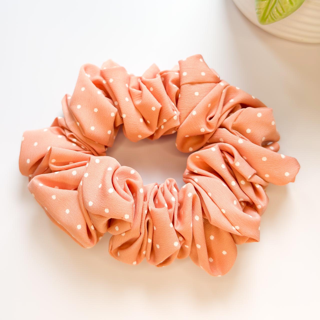 Scrunchie - Polka dotted Oversized