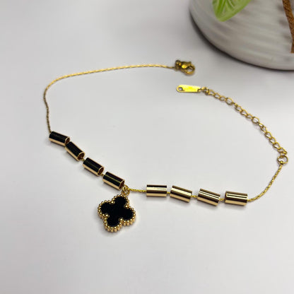 Dual-Sided Black & White Clover Bracelet