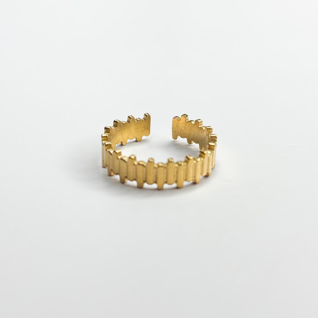 Cleo Sculpture Statement Ring