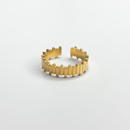 Cleo Sculpture Statement Ring