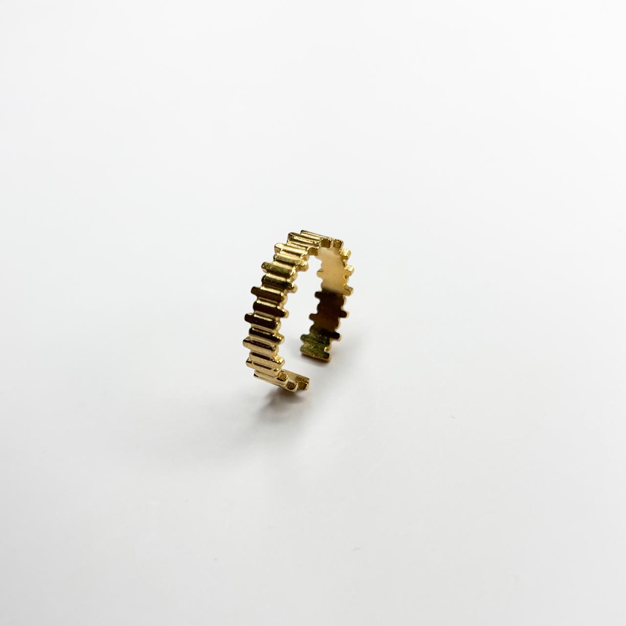 Cleo Sculpture Statement Ring