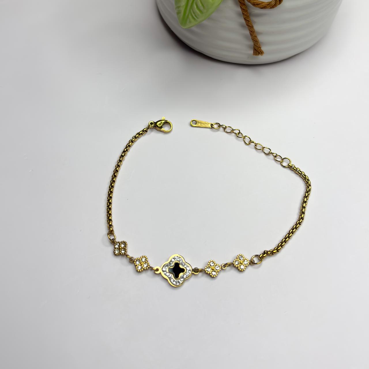 Luxe Clover Charm Bracelet