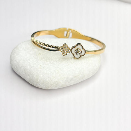 Aura Clover Bangle Bracelet