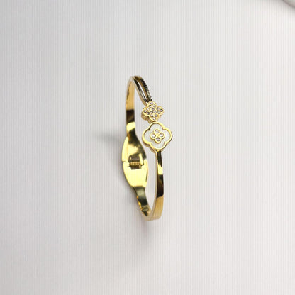 Aura Clover Bangle Bracelet