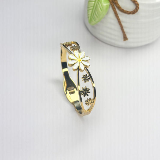 Daisy Bloom Bangle Bracelet